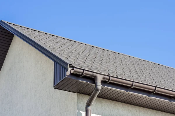 Tiled Telhado Casa Fundo Céu Azul Brown Tiled Telhado Casa — Fotografia de Stock