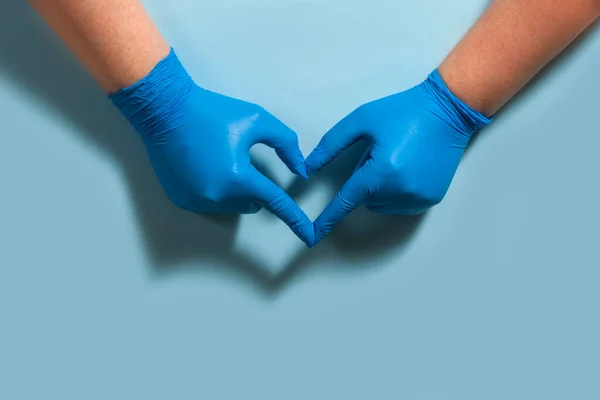 Hart Figuur Opgebouwd Uit Handen Blauw Rubber Medische Handschoenen Een — Stockfoto