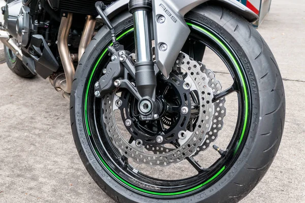 Disk frenli motosiklet lastiği