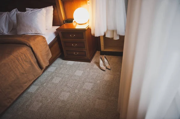 Bedroom of the bride before the wedding 8010. — Stock Photo, Image