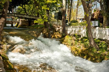Yürüyüş yolları ve üst Düden şelale a üzerindeki görüntüleme konumlar