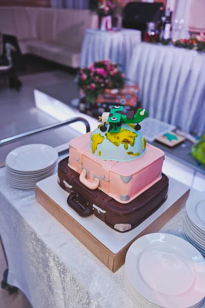 Pastel de cumpleaños en el diseño para los viajeros. 8591 —  Fotos de Stock