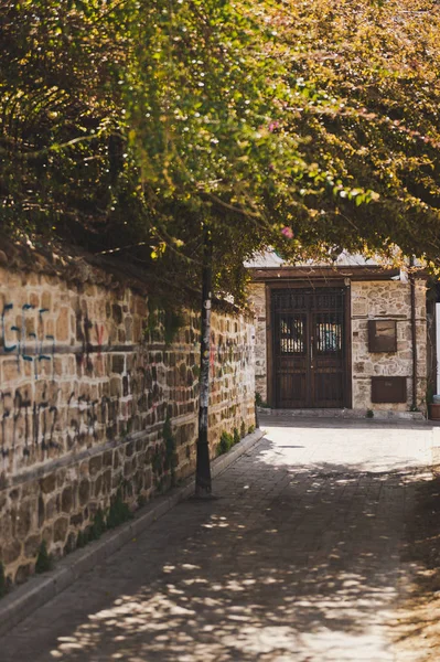 Las estrechas calles de la parte antigua de Antalya 8613 . —  Fotos de Stock