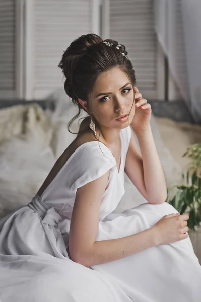 Portrait of a beautiful girl in a long white dress 8766. — Stock Photo, Image