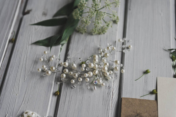 Украшения для волос из жемчуга 8779
.