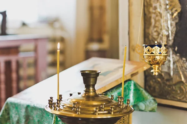 Soporte para velas en la Iglesia 6516 . — Foto de Stock