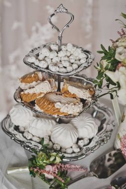 Tatlılar 281 katmanlı bir tepsi.