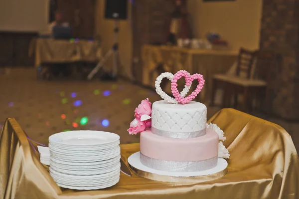 Cake met roze bloemen en harten 6757. — Stockfoto