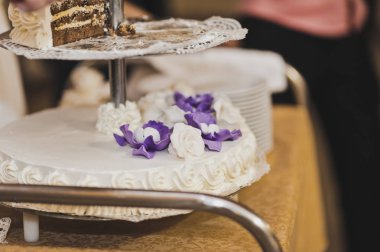 Kek bir stand 7051 üç kat.