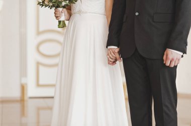 Çift el törende 7393 tutmak..