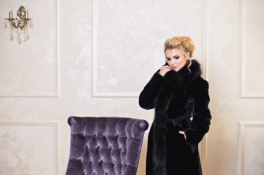 Reklam Fotoğrafçılığı Satılık kürk mantolar ve koyun derisi kat 7 için