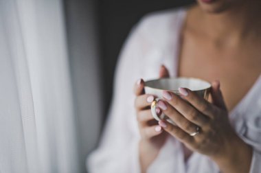 7782 törenden önce gelinin el.