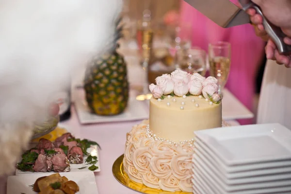 Golden wedding cake 7402. — Stock Photo, Image