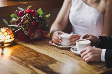 Genç gözlük dışında içme kahve 7954 çift..