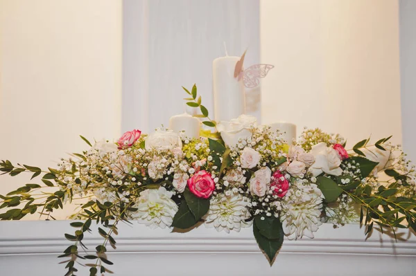 Blumenschmuck auf der Fensterbank 7808. — Stockfoto