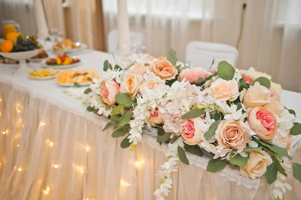 Una variedad de elementos de decoración para el evento festivo 2184. — Foto de Stock