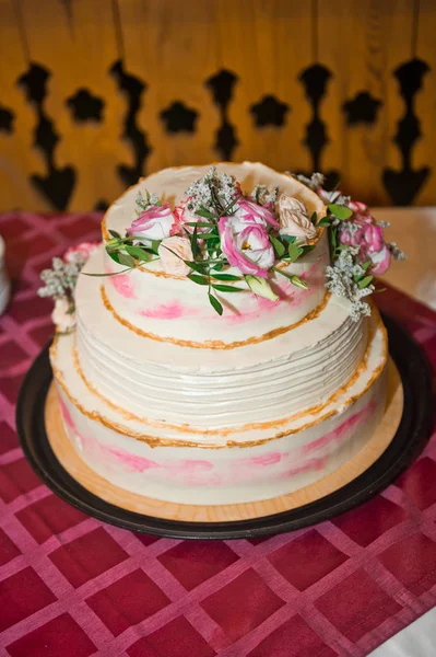 Großer Kuchen vor dem Urlaub 2333. — Stockfoto