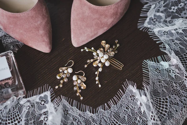 Hermosas imágenes dispuestas en los accesorios de mesa del híbrido — Foto de Stock