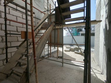 Arazi üzerinde modern bir ev inşaatı. Mevcut İnsanlar Yok.