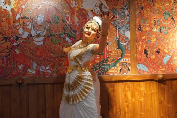 Vax Figur Indisk Kvinna Utför Kerala Mohiniyattam Dans Med Traditionell — Stockfoto