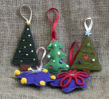 El yapımı yumuşak oyuncaklar, Noel ağacı süslemeleri, Noel hediyeleri, Sevgililer Günü hediyeleri, aşk hikayesi, iplik oyuncakları.