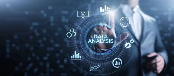 Análise de dados business intelligence analytics internet technology concept. — Fotografia de Stock