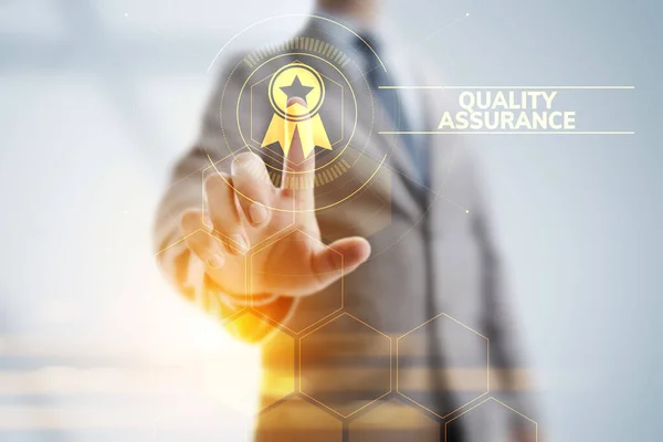 Qualitätssicherung, Garantie, Normen, ISO-Zertifizierung und Standardisierungskonzept. — Stockfoto