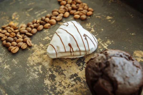 Galleta de corazón con café —  Fotos de Stock