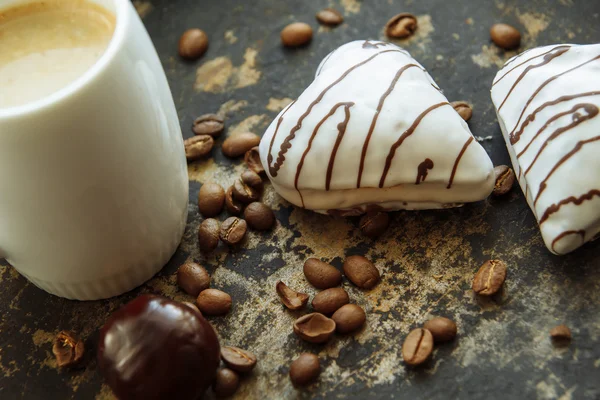 kahve ile kalp kurabiye