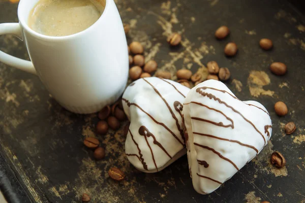 kahve ile kalp kurabiye