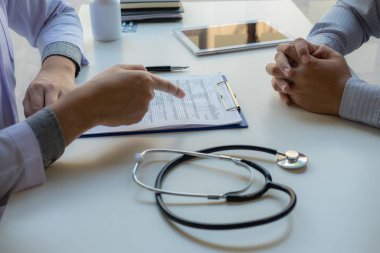 Doktor Winichai, semptomlar, hasta, tavsiye, sağlık danışmanlığı 