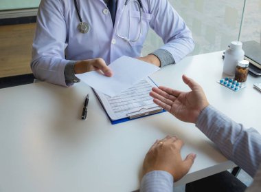 Doktor Winichai, semptomlar, hasta, tavsiye, sağlık danışmanlığı 