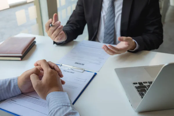 Solicitar trabajo, presentarte a los ejecutivos, y aplicar — Foto de Stock