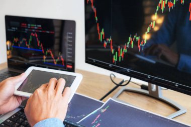 Masada ticaret yapmak, seninle dolu bir bilgisayar ekranı üzerinde çalışmaktır.