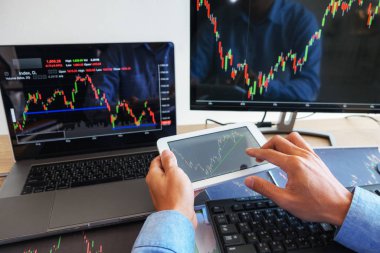 Masada ticaret yapmak, seninle dolu bir bilgisayar ekranı üzerinde çalışmaktır.
