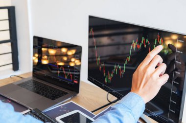 Masada ticaret yapmak, seninle dolu bir bilgisayar ekranı üzerinde çalışmaktır.