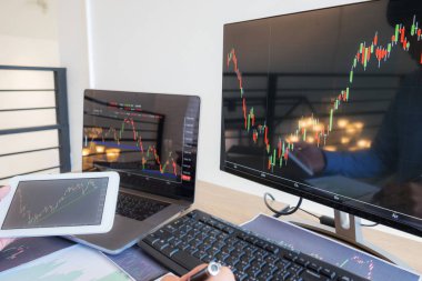 Masada ticaret yapmak, seninle dolu bir bilgisayar ekranı üzerinde çalışmaktır.