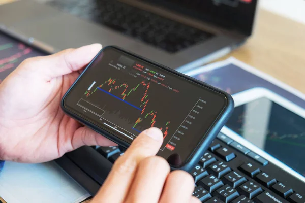 Masada ticaret yapmak, seninle dolu bir bilgisayar ekranı üzerinde çalışmaktır.