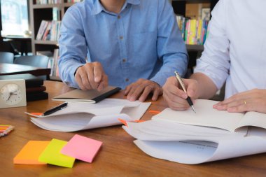 Öğretmenlere danışarak ve 