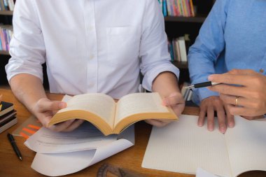 Öğretmenlere danışarak ve 