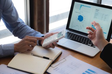 Oturmak ve çalışmak, danışmak ve önermek, kontrol etmek