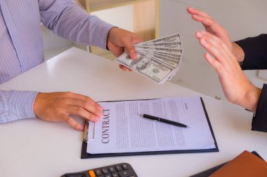 Yolsuzluk Önerisi İş dolandırıcılığı, inşaat, hükümet yetkilileri veya hizmet sağlayıcıları için yasadışı lobi