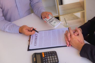 Yolsuzluk Önerisi İş dolandırıcılığı, inşaat, hükümet yetkilileri veya hizmet sağlayıcıları için yasadışı lobi