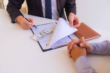 Yolsuzluk Önerisi İş dolandırıcılığı, inşaat, hükümet yetkilileri veya hizmet sağlayıcıları için yasadışı lobi