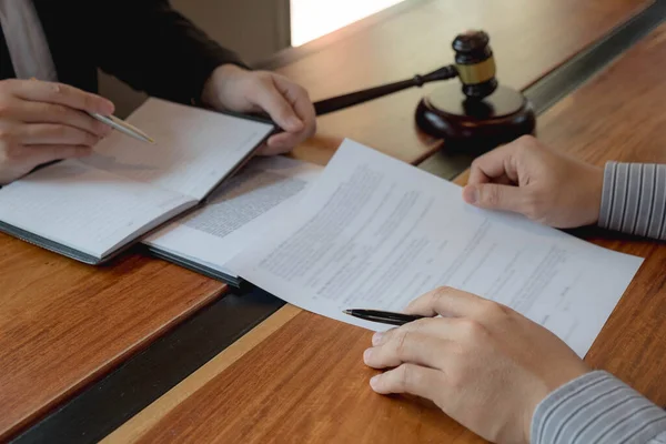 Consult Lawyer Legal Contract Business Contract Legal Counsel Various Cases — Stock Photo, Image