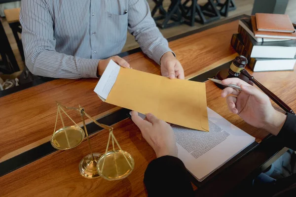 Consulte Con Abogado Relación Con Contrato Legal Contrato Negocios Asesoría —  Fotos de Stock