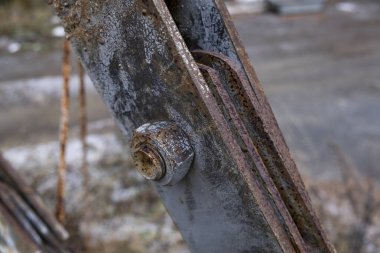 Fasteners, asma köprüler ve telekomünikasyon kuleleri için çelik kabloları tamir etmek için kıskaçlar. Kapat..