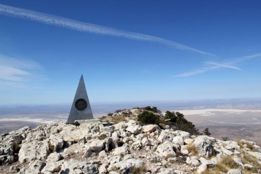 Moutain Tepesi Zirvesi. Guadalupe Tepesi 2667 metre. Teksas 'taki en yüksek dağ..