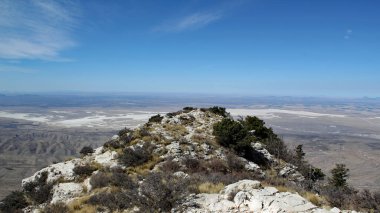 Tepede: Guadalupe Tepesi / Texas 'ın en yüksek dağı / 2667 m / 8751 ft - Texas' ın geniş ve açık arazisine harika