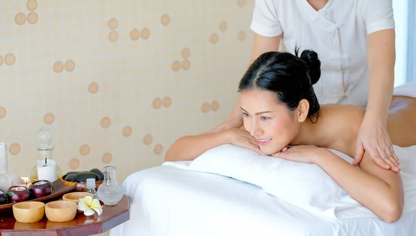 Asian Beautiful Girl Lie Bed Get Spa Massage Room Day — Stock Photo, Image